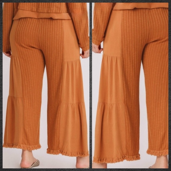 UMGEE Textured Soft Linen Blend Oversized Top & Tiered Ruffled Raw Hem Pants Set - Picture 5 of 16